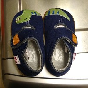 See Kai Run Cruz Navy Dino Size 5